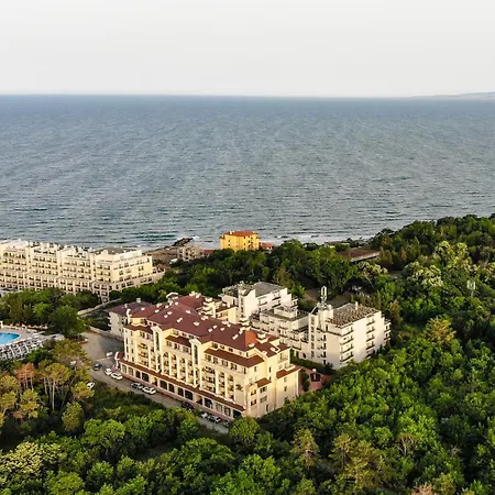 Flora Апартамент *